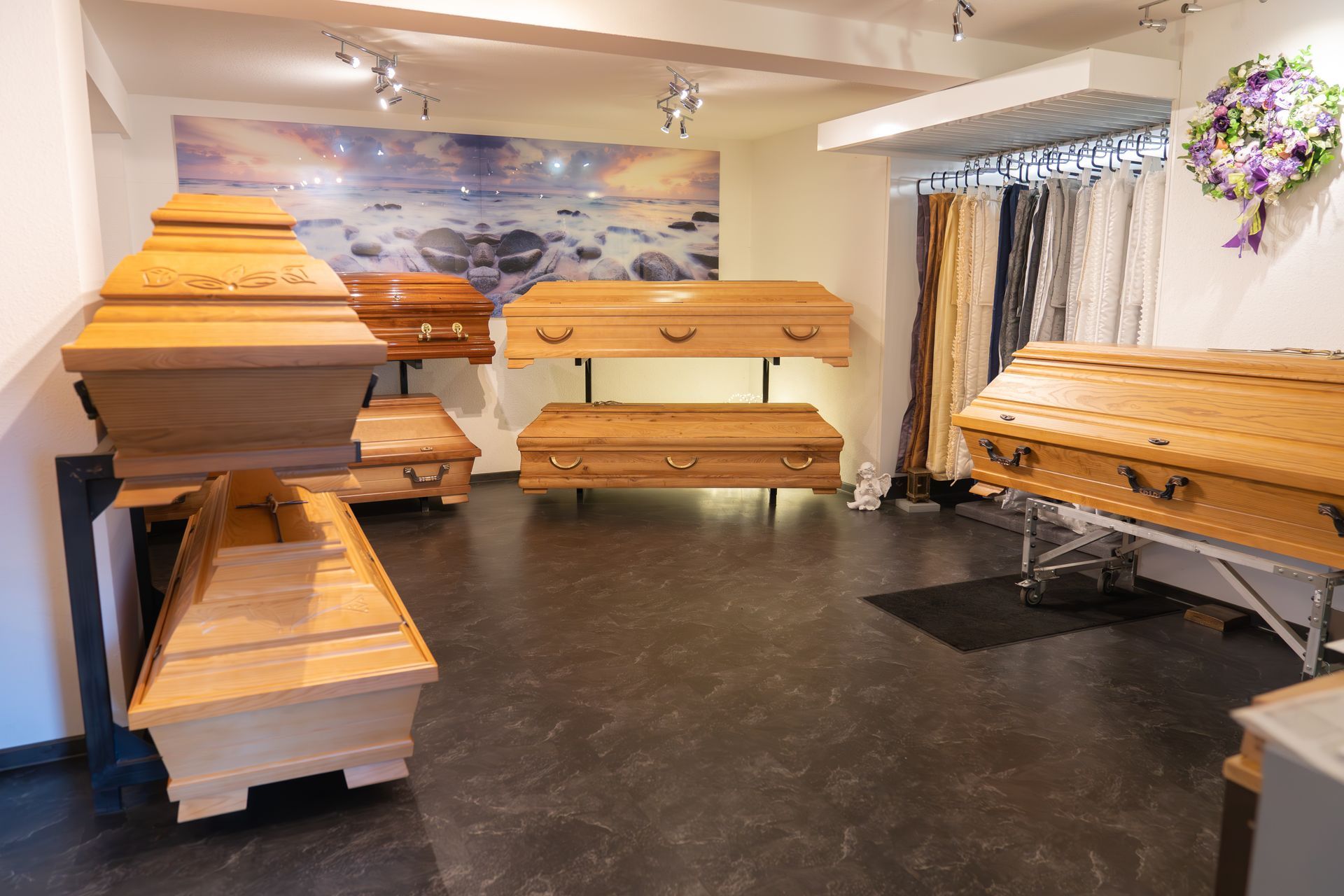 Unsere Sarg- und Urnenausstellung